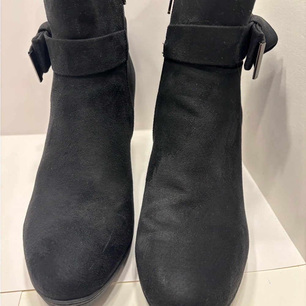 BOOTIES WOMEN BLACK SUEDE SIZE 9.5 BOOTIES
3” HEELS